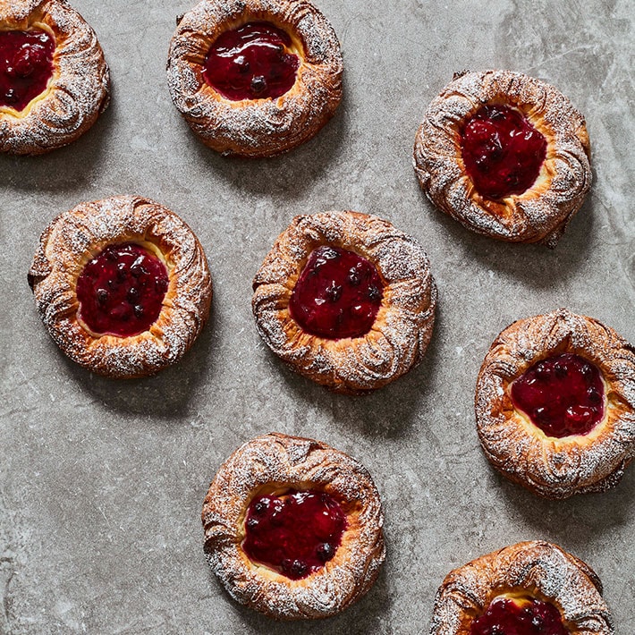 product-mixed-berry-custard-danish_710x710